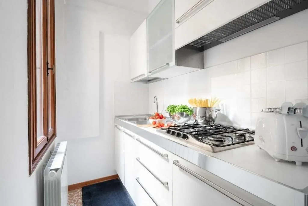 Palazzo San Samuele - Elegant Apartment In San Marco Venice