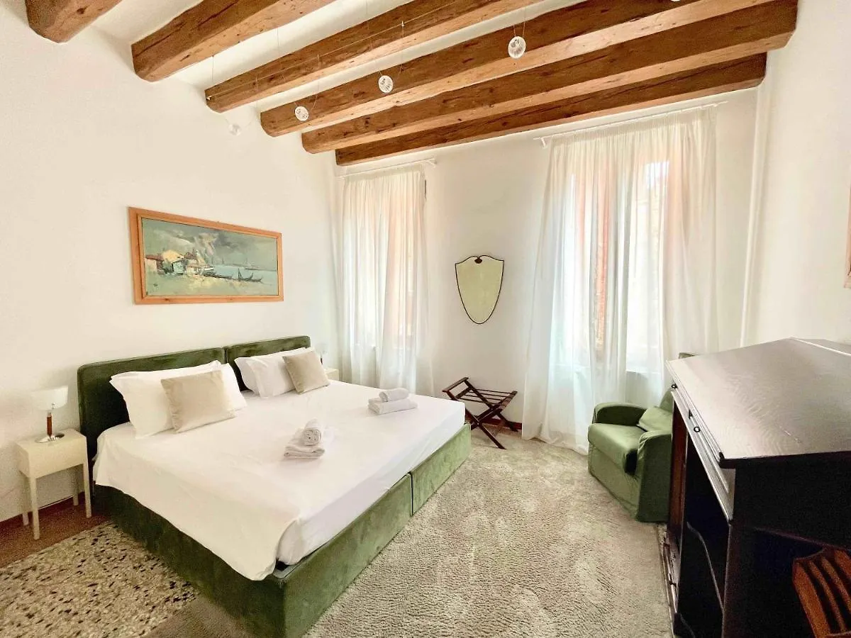 Palazzo San Samuele - Elegant Apartment In San Marco Venice
