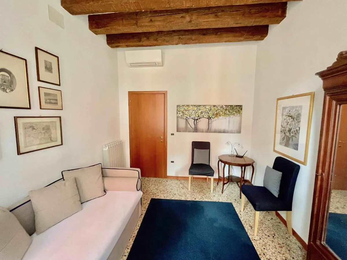 Palazzo San Samuele - Elegant Apartment In San Marco Venice