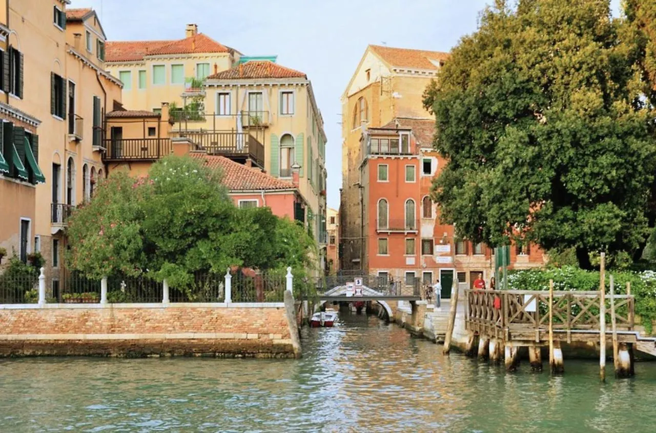Palazzo San Samuele - Elegant Apartment In San Marco Venice