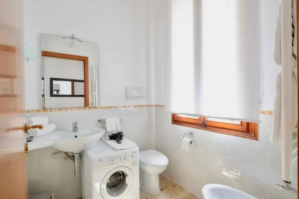 Palazzo San Samuele - Elegant Apartment In San Marco Venice 0*,