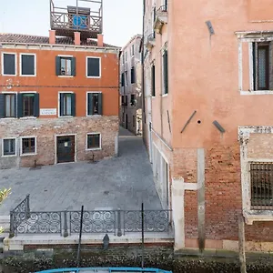  Apartamento In San Marco With Canal View By Wonderful Italy