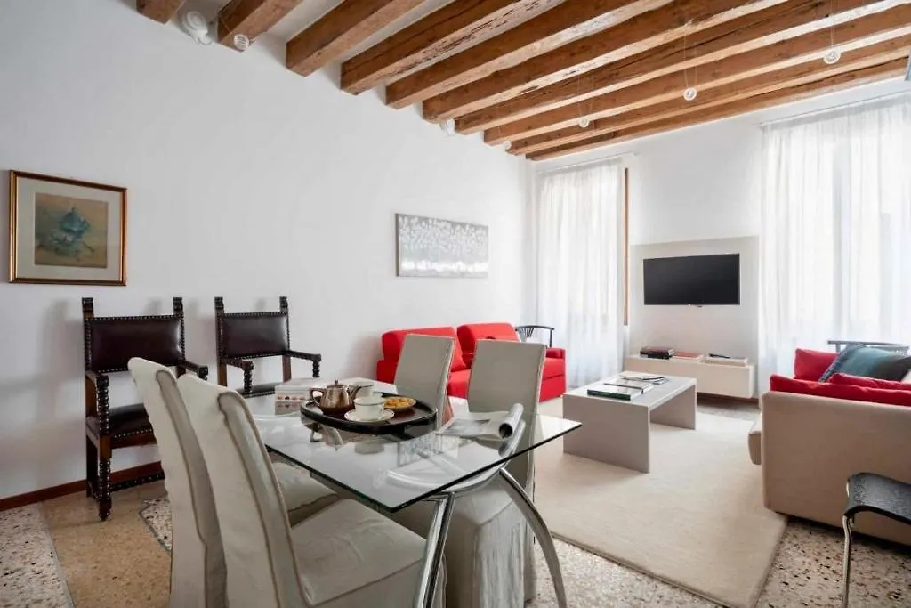 Palazzo San Samuele - Elegant Apartment In San Marco Benátky