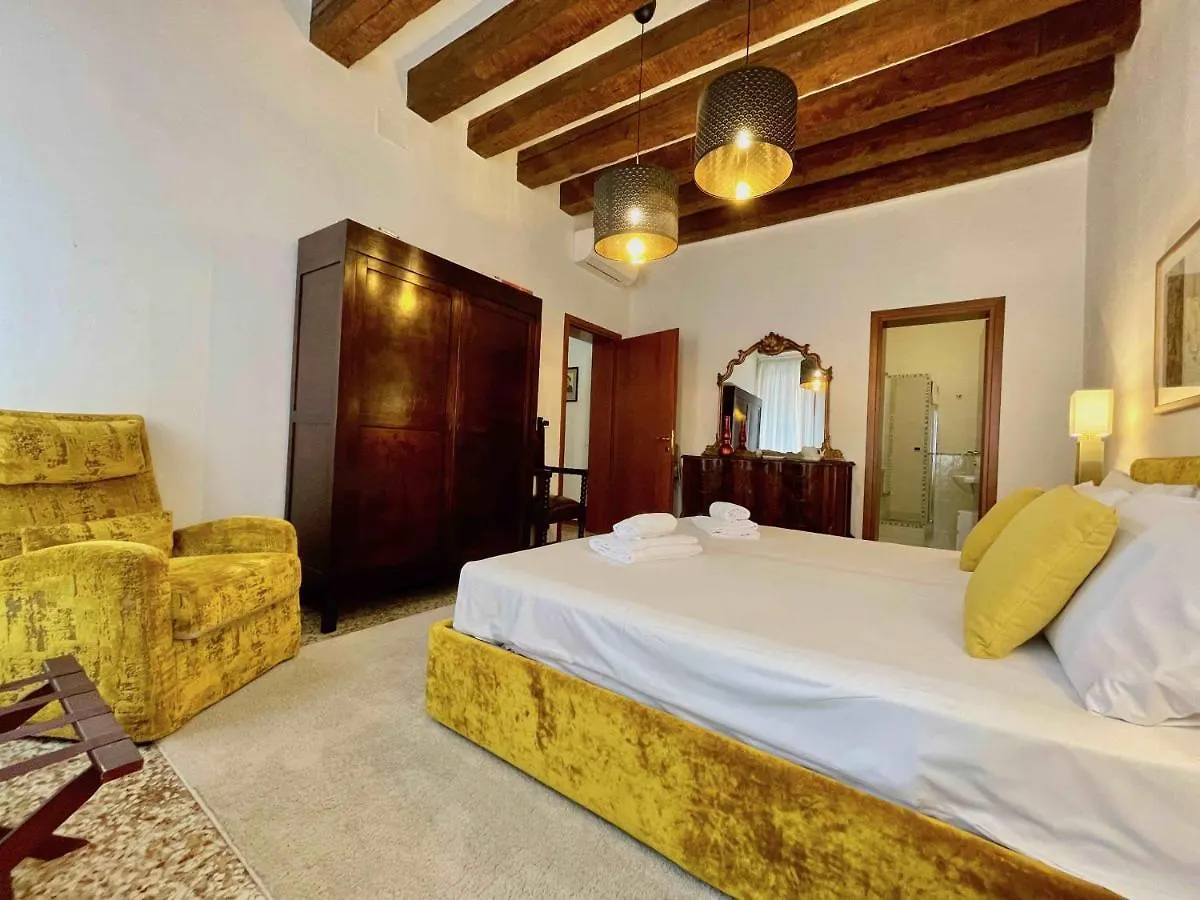 Palazzo San Samuele - Elegant Apartment In San Marco Benátky